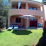 3casadelfaro Piano Terra Con Giardino 4min Dal Mare Σπίτι διακοπών Όλμπια