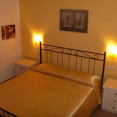 3casadelfaro Piano Terra Con Giardino 4min Dal Mare Όλμπια