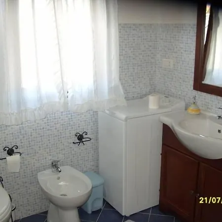 Casa Del Faro Piano Terra Con Giardino Holiday home *